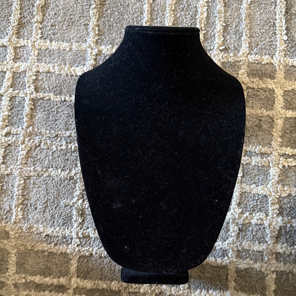 Velvet Necklace Holder